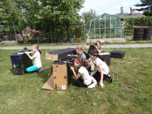 Prenosné bariéry v našich začiatkoch boli improvizované, ale na zábave to neubralo